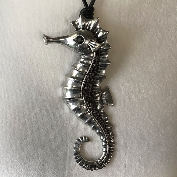 Seahorse Statement Necklace Black Cord Rhinestone Eye Jointed Links Beachy NEW - Picture 1 of 15